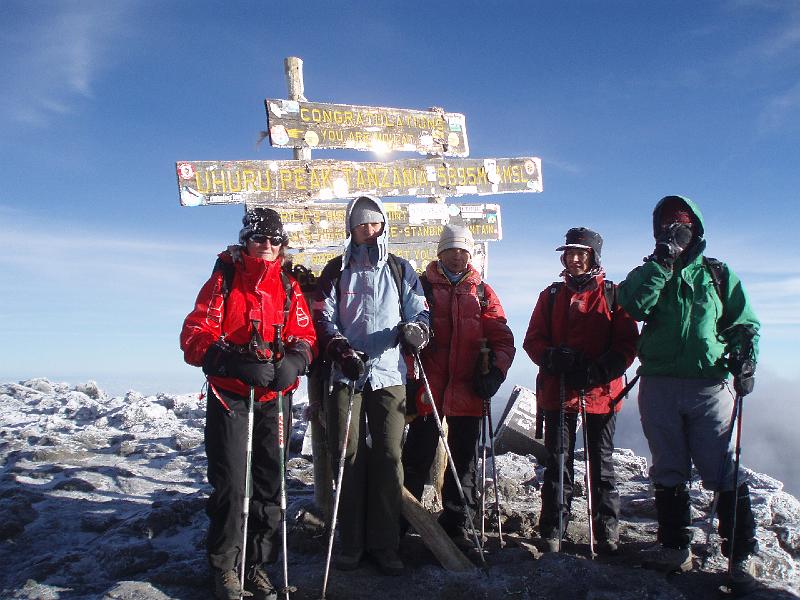 7.JPG - Geschafft: on top of Africa, Uhuru-Peak 5895m